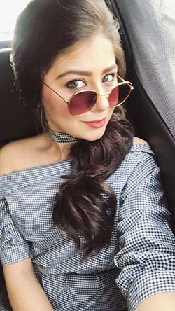 Bold and beautiful ruhi stylish, Yeh Hai Mohabbatein: Aditi Bhatia,  Justin Bieber  