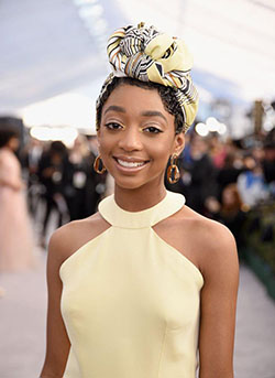 ¿Tacones? Pshaw — Eris Baker lució Timberlands en la alfombra roja de los premios SAG: 