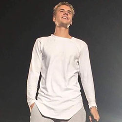 bieber-news: “Chloe_Melas: Spotted Justin Bieber at Wolffer Estate vineyards i...: 