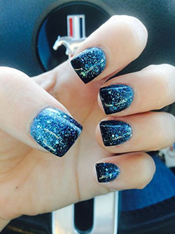 Black and blue nail designs: 