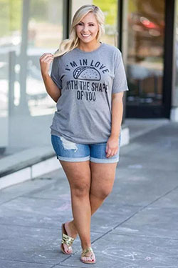 Slim-fit shorts chubby girl: Plus size outfit,  Slim-Fit Pants,  Chubby Girl attire  