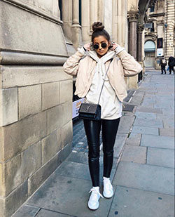 Popular designs for instagram outfit inspiration, Fanny pack: fashion blogger,  Fanny pack,  Street Style,  Casual Outfits,  Jacket Outfits  