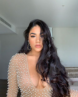 Maria Perez photoshoot poses, Natural Black Hair, Lip Makeup: Long hair,  Black hair,  Instagram girls,  Hairstyle Ideas,  Cute Instagram Girls  