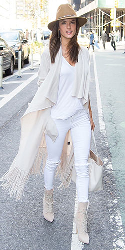 Colour outfit ideas 2020 white winter outfit, winter clothing, street fashion: winter outfits,  White Outfit,  Street Style,  Cardigan Outfits 2020  