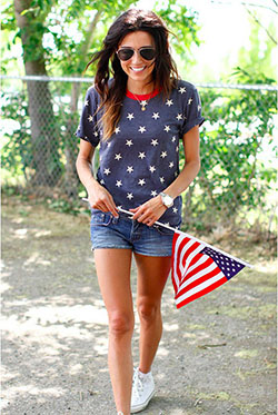 White colour outfit, you must try with jean jacket, jean short, polka dot: Jean jacket,  T-Shirt Outfit,  White Outfit,  Street Style,  Jean Short,  4th July Outfit  
