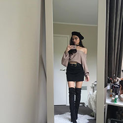 Black dresses ideas with fashion accessory, crop top, trousers: Crop top,  Black Outfit,  Fashion accessory,  Outfits With Beret  