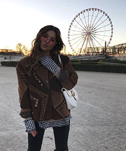Love this women's fashion - that coat!! ★ | Pinned by Zefinka.com. | Summer Outfit Ideas 2020: FASHION,  Outfit Ideas,  summer outfits,  Love,  Womens clothing,  coat  