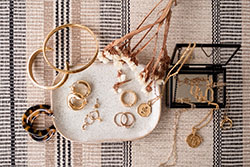 TIPS TO LEVEL UP YOUR JEWELRY COLLECTION: FASHION,  Beautiful Girls  