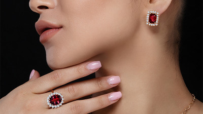 5 Reasons to Choose a Ruby Engagement Ring: 