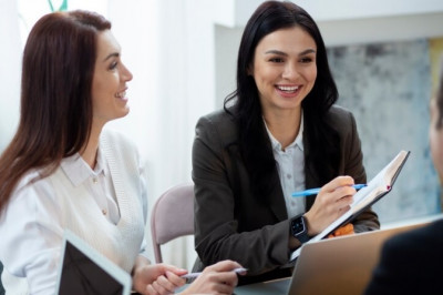HR Consultant in Abu Dhabi: 