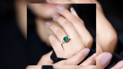 How To Wear an Emerald Ring?: 