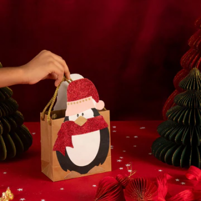 Penguin SnowMan Hand Bag: 