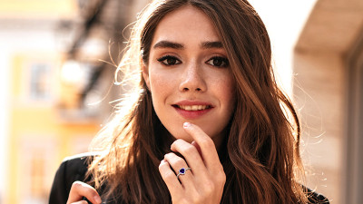 Discover the Perfect Symbol of Your Love with Unique Engagement Rings: 