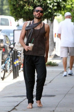 Brown outfit inspo with black boho pant: 