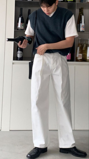 White outfit ideas with dress shirt: 
