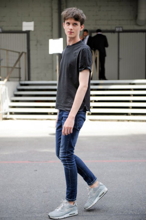 Outfit inspiration with denim, jeans, t-shirt, sportswear: 