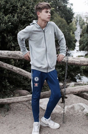 Outfit inspiration with denim, trousers, tracksuit, sportswear: 