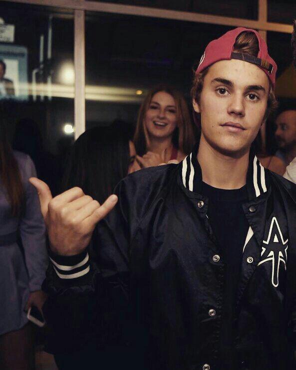 Go follow Justin's new instagram account ran by his manager Scooter Braun @t...: 