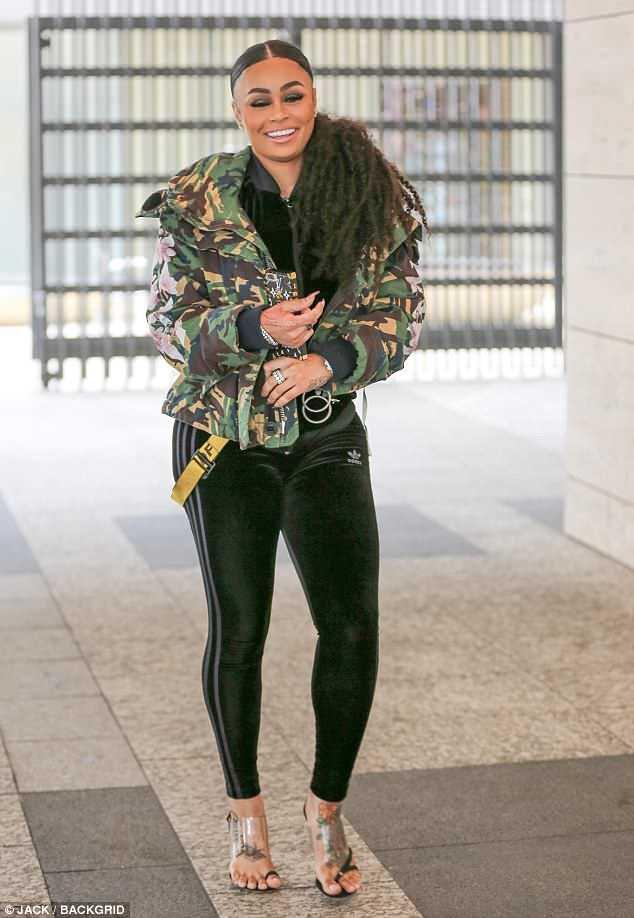 Blac Chyna, Crop top - jacket, jeans, coat, leggings: Slim-Fit Pants,  Blac chyna,  Black Celebrity Fashion,  Boxy Jacket,  Lounge jacket  