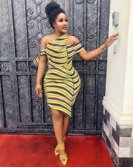 2019 unique ankara dresses: Ankara Short Gown  