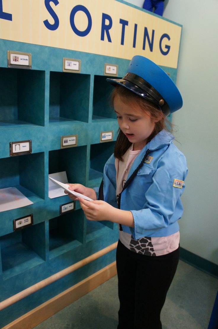 Stylish Police Outfits For Girls: Helpers Day Outfits  