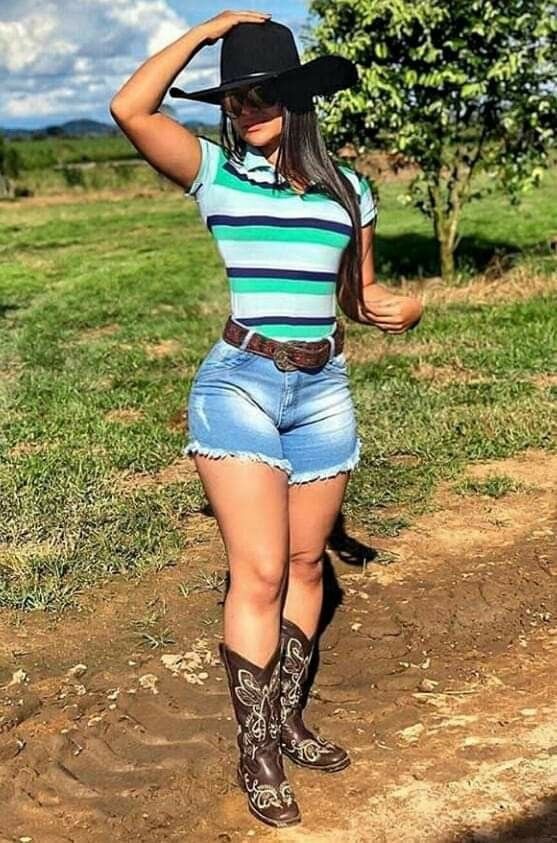 Modern Cow Girl Outfit With Shorts and boots: Cowboy boot,  Cowboy hat,  Cowgirl Dresses,  cowgirl shorts  