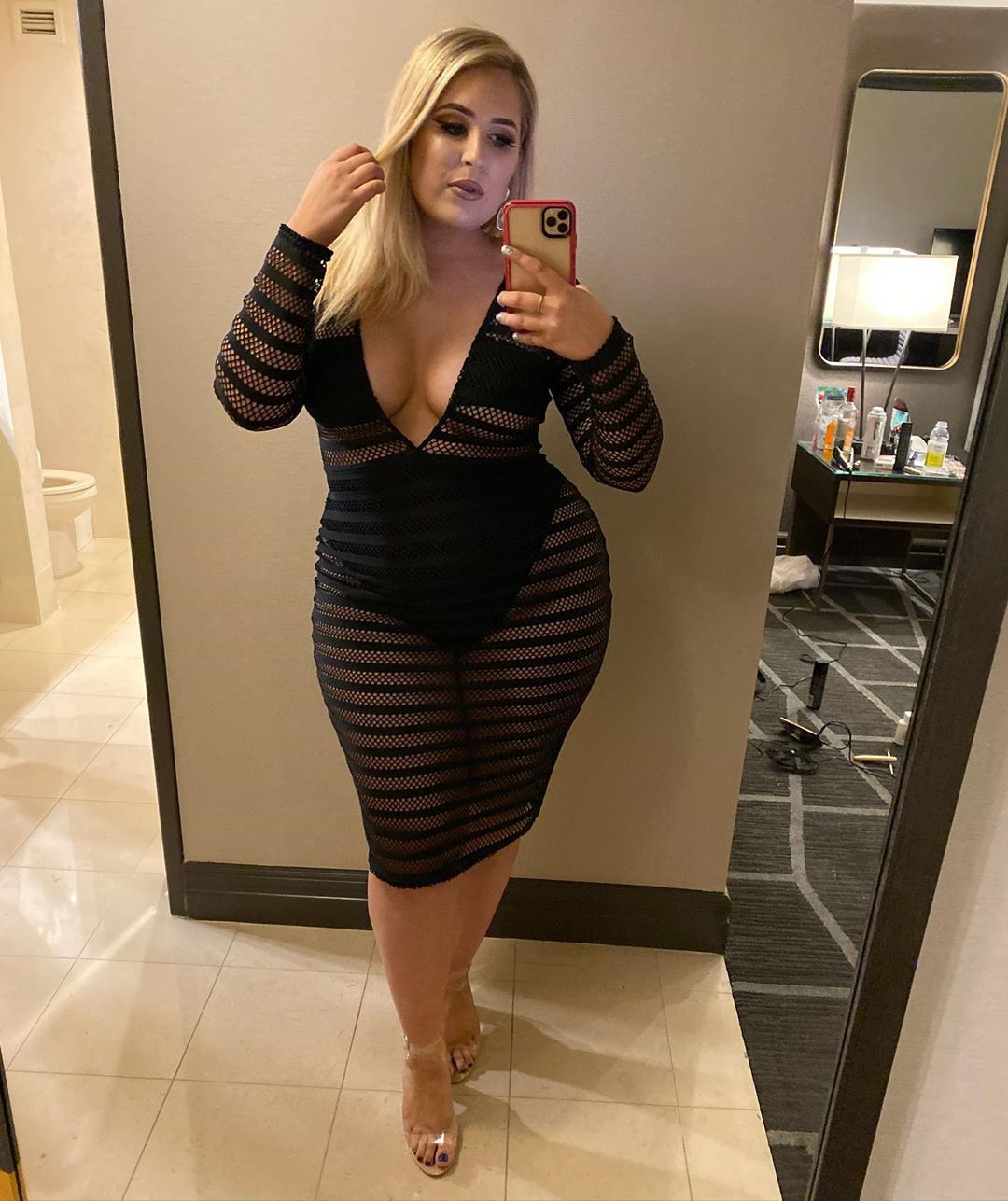 Love to see these little black dress, Crop top: Bandage dress,  Hot Instagram Models  