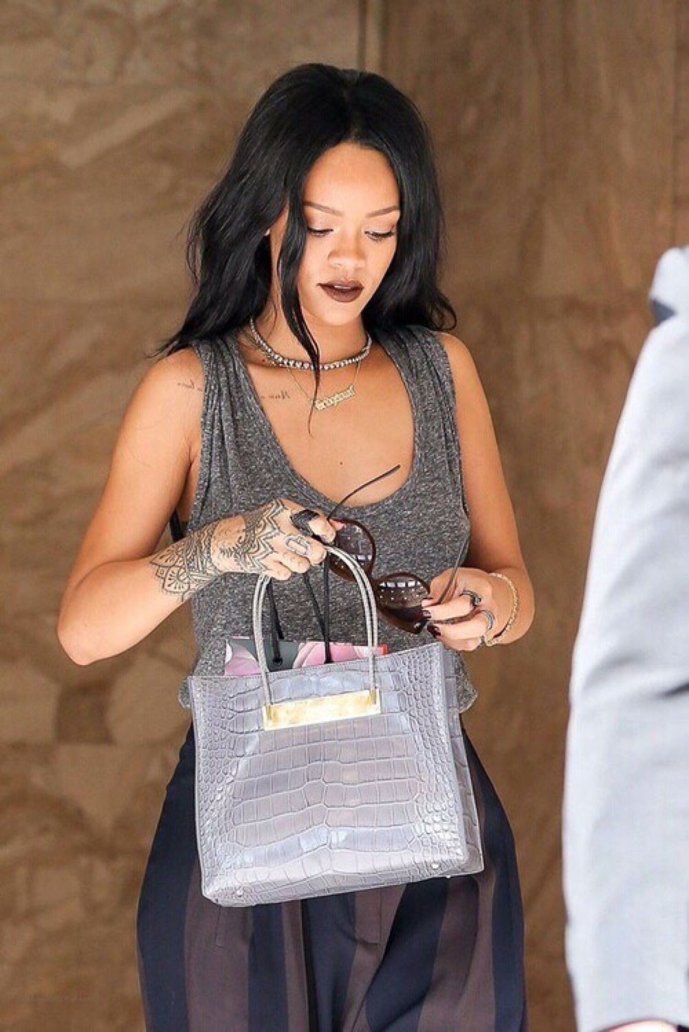 Lo amamos, gráficos de red portátiles: estilo rihanna  