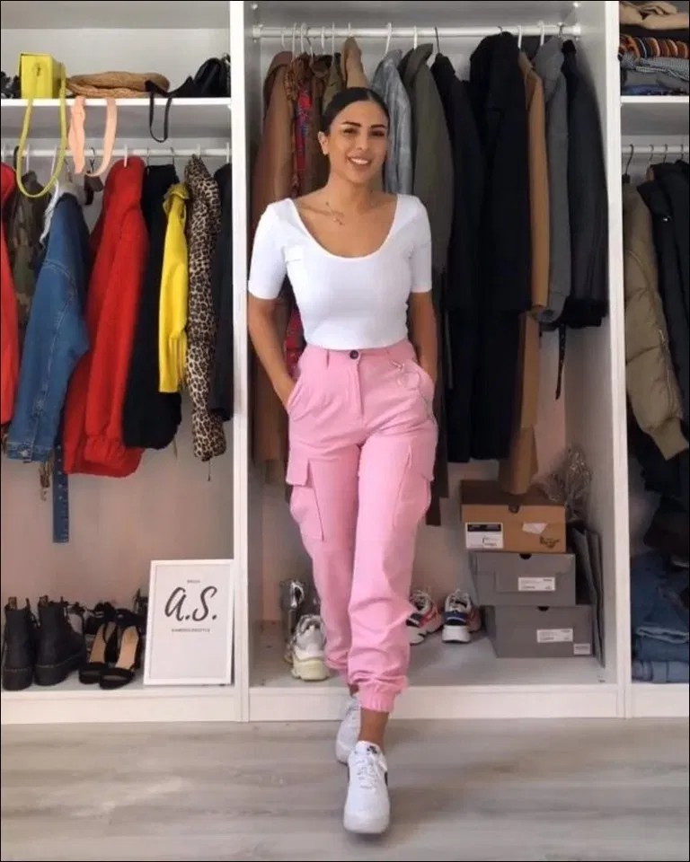 Latest 7th Grade SweatPants Outfit For Fall 40+ Back to school o...: Comfy Outfit Ideas,  Middle School Outfit,  School Outfit For Summer,  School Dresses,  Winter School Outfit,  School Outfit For Birthday  