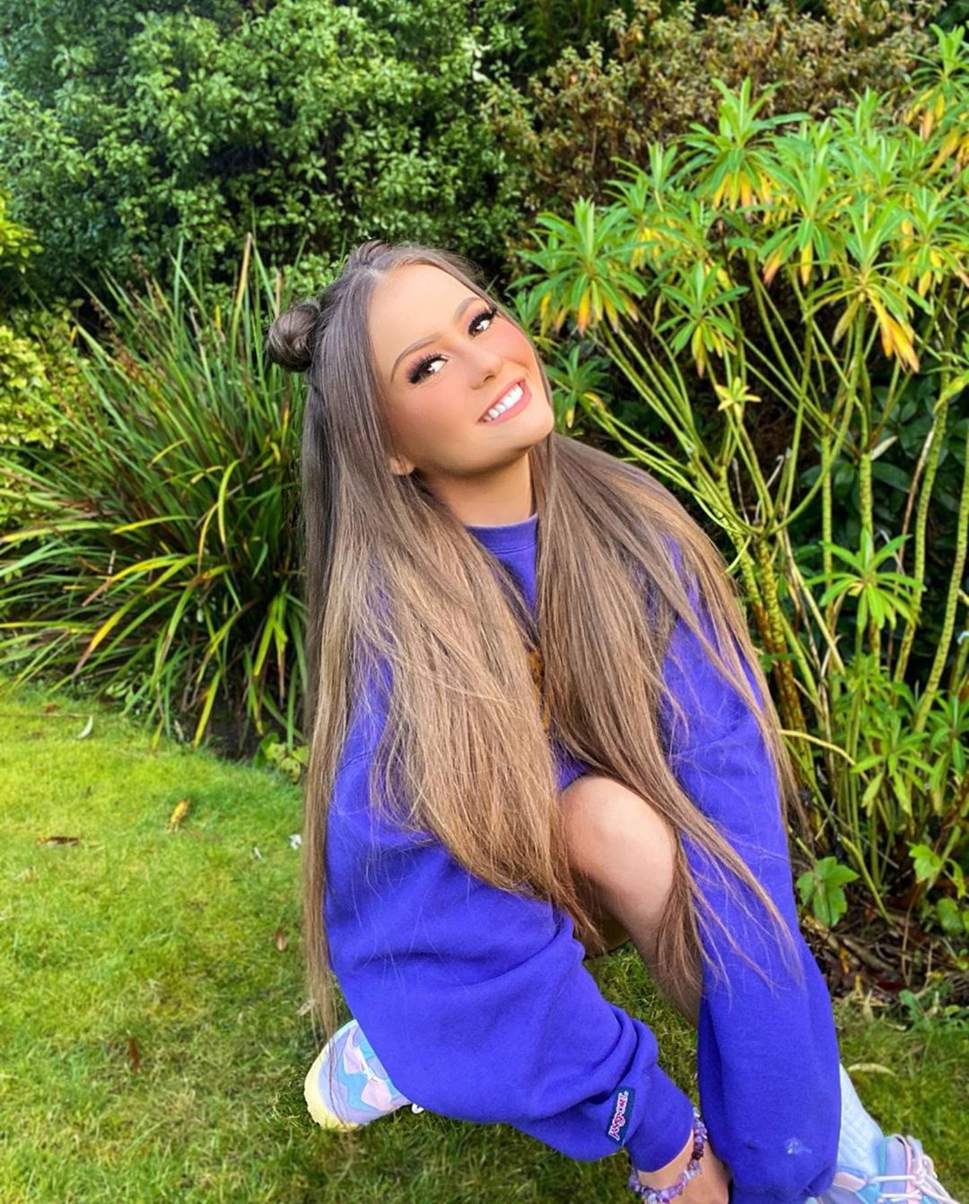 Holly Horne Long Hair Girl, Hairstyle For Girls, cute Haircuts: Holly Horne TikTok,  Purple And Blue Outfit  