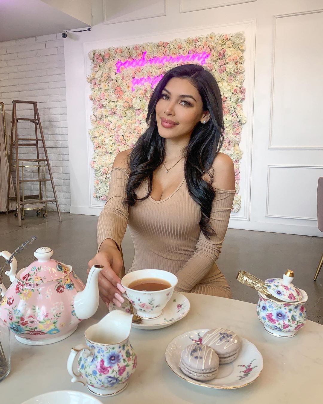 Tania Lucely, cake decorating, sweetness, serveware: Tania Lucely Instagram,  Cake Decorating  