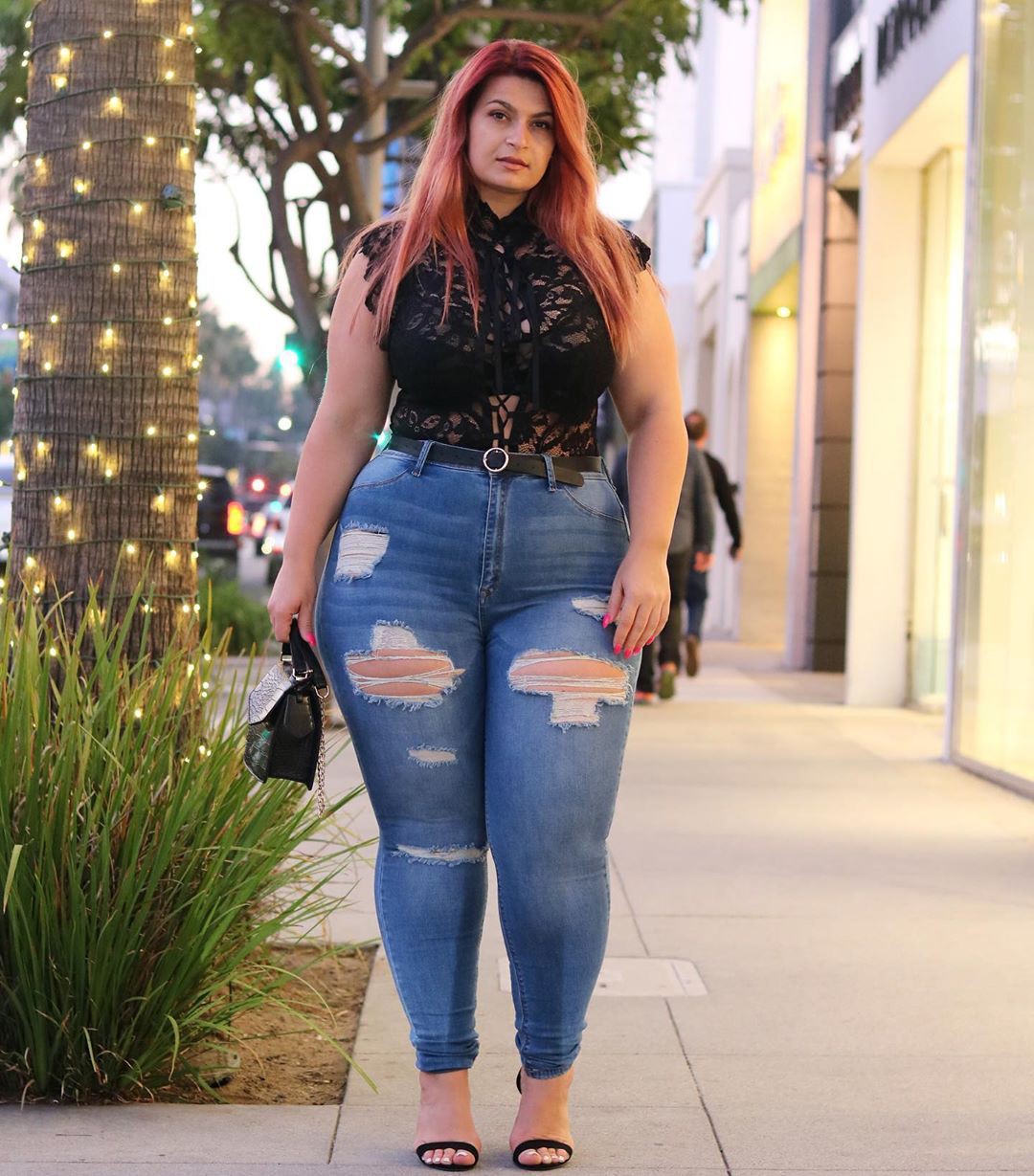 blue colour dress with jean short, jeans, denim: Blue Jeans,  Blue Denim,  Hot Plus Size Girls,  Blue Jean Short  