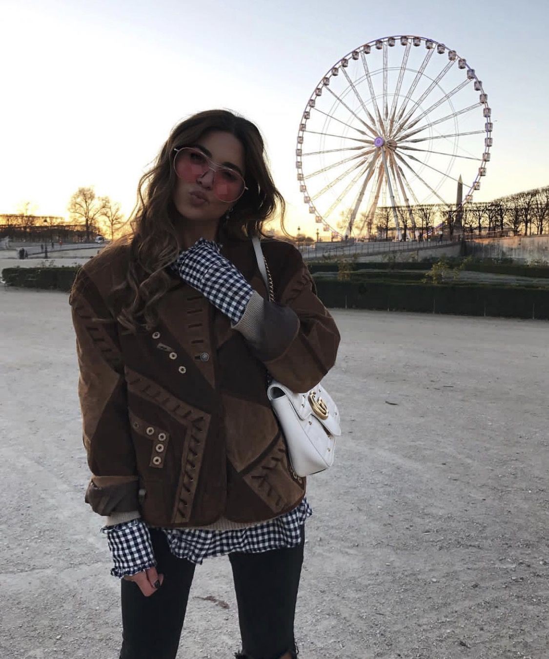 Love this women's fashion - that coat!! ★ | Pinned by Zefinka.com. | Summer Outfit Ideas 2020: FASHION,  Outfit Ideas,  summer outfits,  Love,  Womens clothing,  coat  