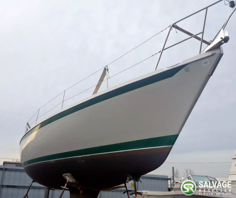 Salvage Reseller: Your Gateway to Clean and Repairable Salvage Boats for Sale!: 