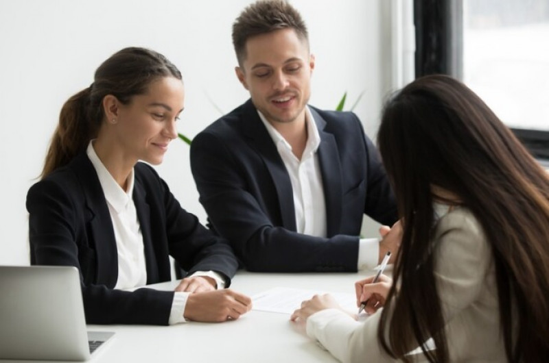 HR Consultant in Abu Dhabi: 
