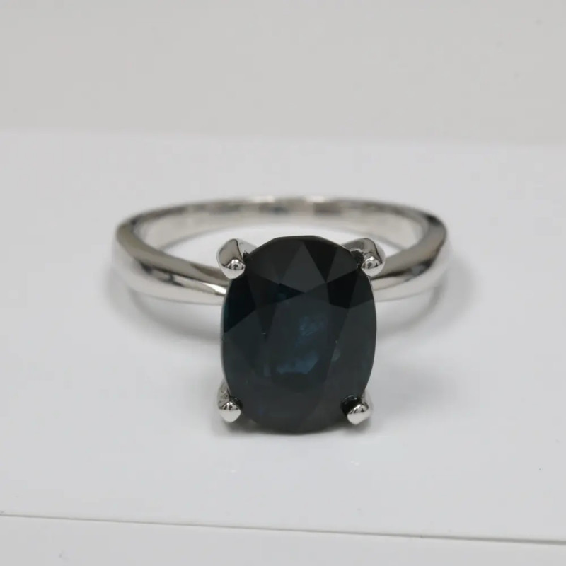 7.04ct Oval Blue Sapphire Solitaire Engagement Ring: 