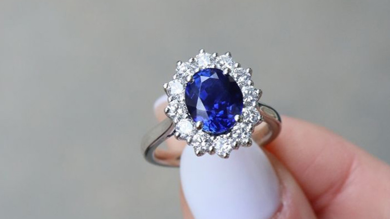Sapphire Wedding Rings for a Lifetime of Commitment: 