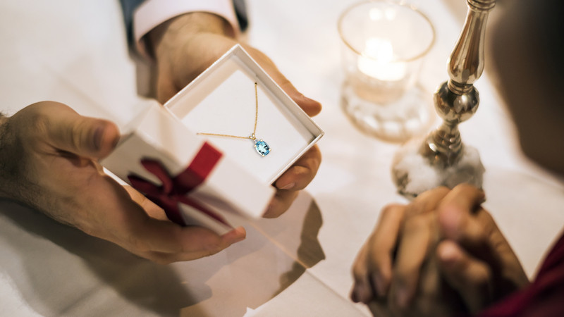 Best Earrings Jewelry Gift Guide For Your Girl: 