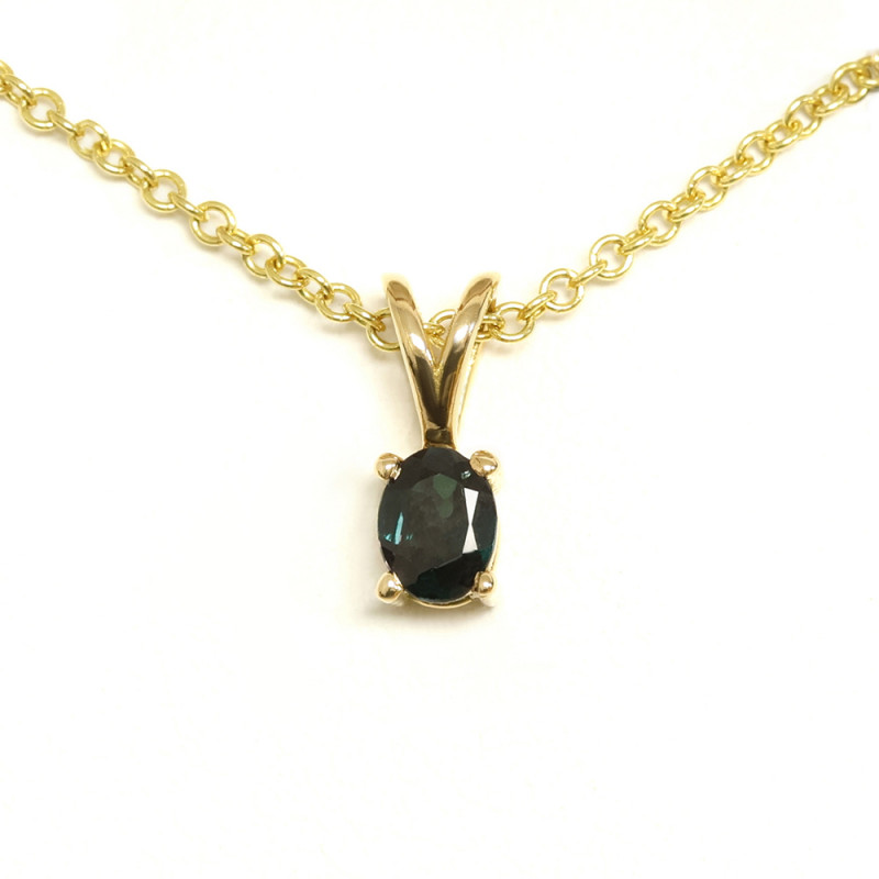 Natural Oval Cut Alexandrite Solitaire Necklace: 