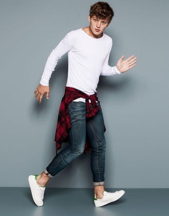 White Tunic, Guys School Outfit Trends With Dark Blue And Navy Jeans, 20 Years Boys Clothes: 