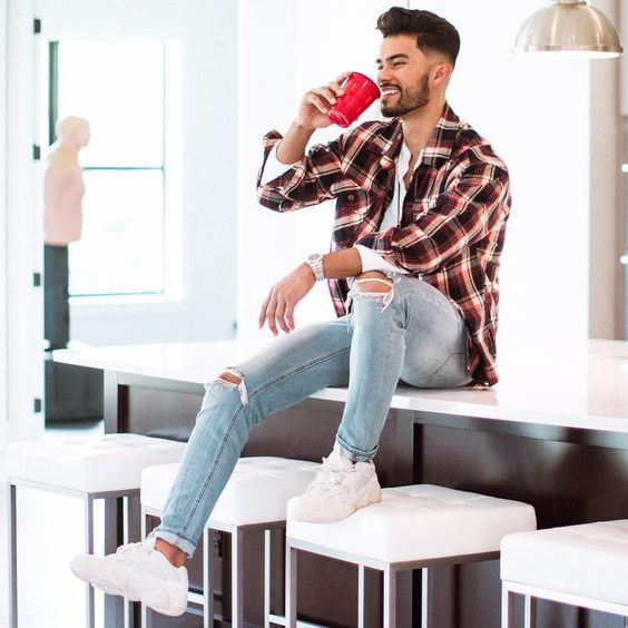 Guys Flannel Shirts, Flannel Shirt Outfits Ideas With Light Blue Casual Trouser, Flannel Outfits Men: 