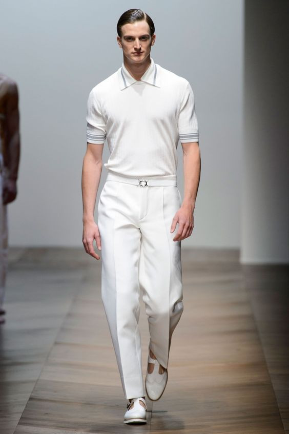 Outfit inspiration with t-shirt, trousers, dress shirt