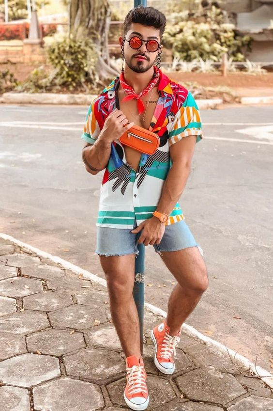 Shirt, Bandana Outfits With Light Blue Hotpant, Looks Para Carnaval Masculino: 